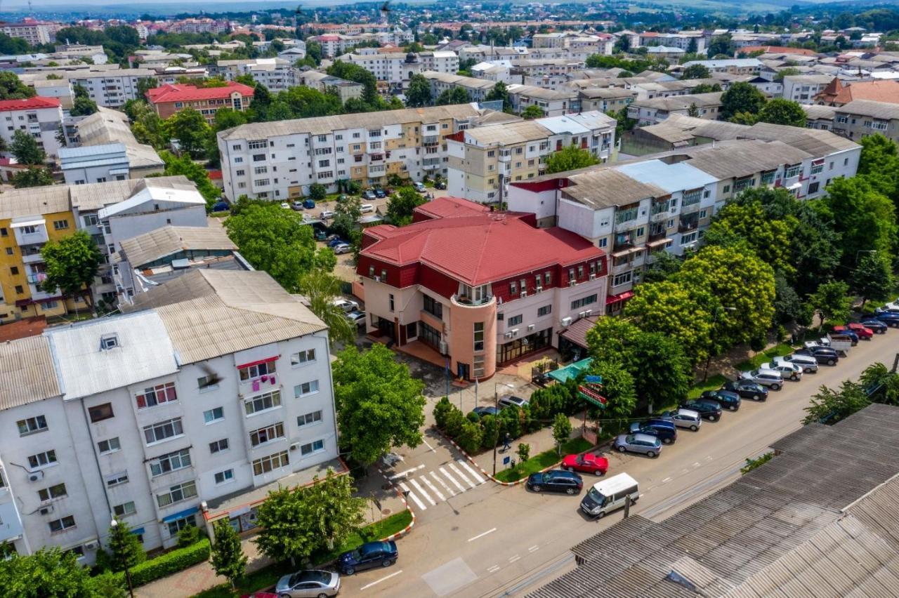 Hotel Tex Club Botoşani Exteriér fotografie