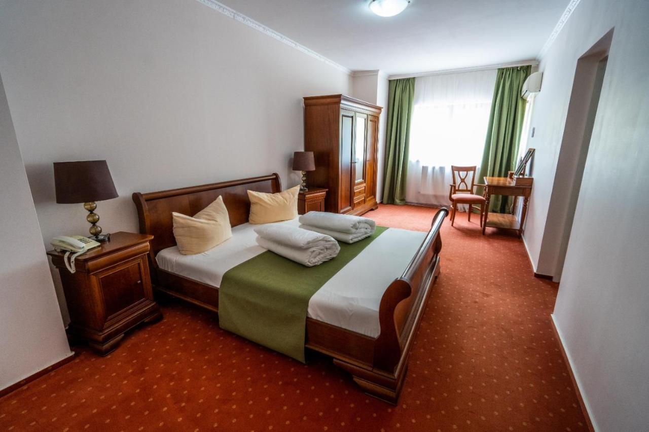 Hotel Tex Club Botoşani Exteriér fotografie