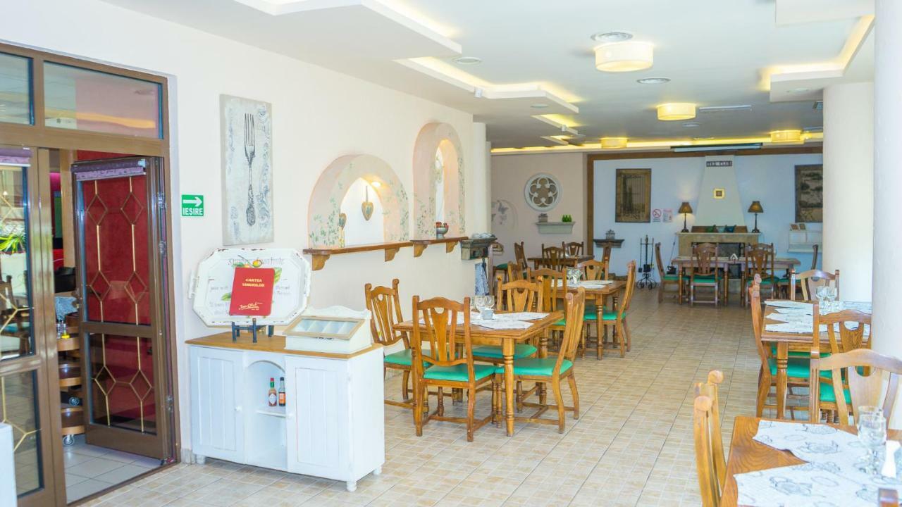 Hotel Tex Club Botoşani Exteriér fotografie