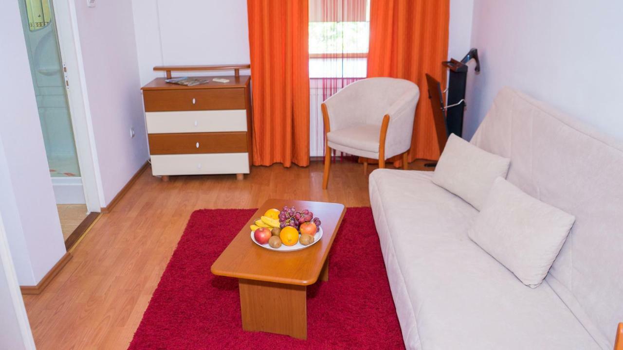 Hotel Tex Club Botoşani Exteriér fotografie