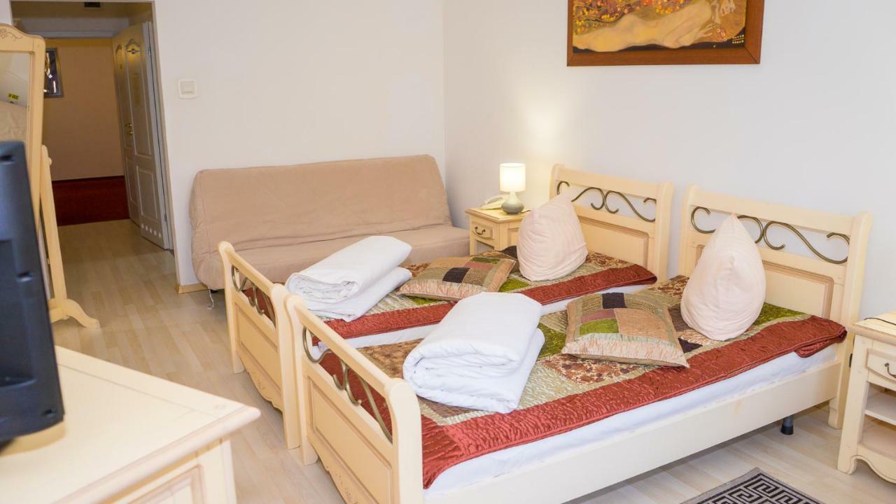 Hotel Tex Club Botoşani Exteriér fotografie