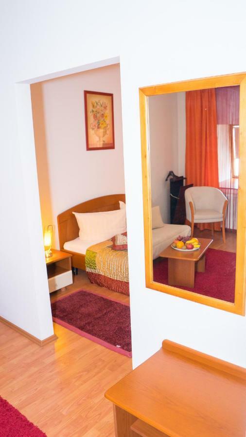 Hotel Tex Club Botoşani Exteriér fotografie