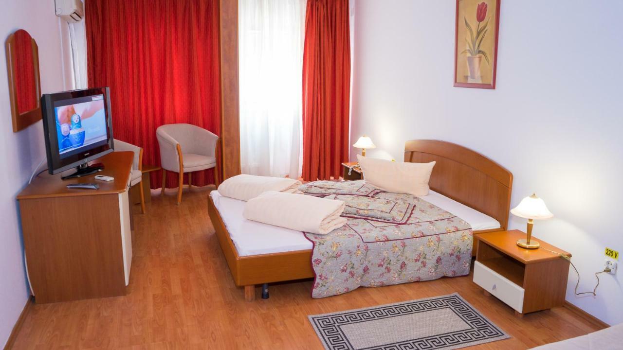 Hotel Tex Club Botoşani Exteriér fotografie