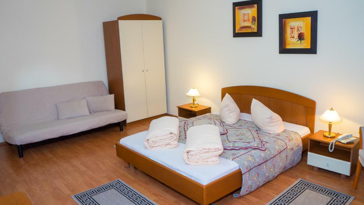 Hotel Tex Club Botoşani Exteriér fotografie