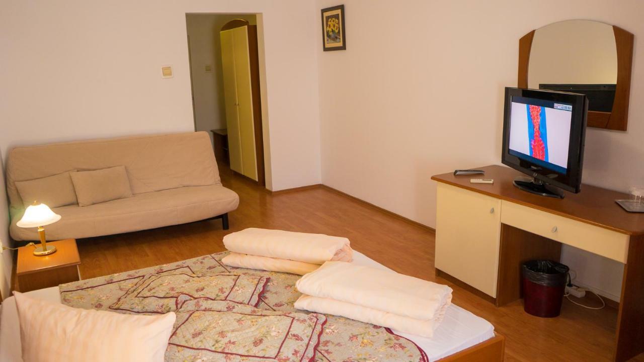 Hotel Tex Club Botoşani Exteriér fotografie