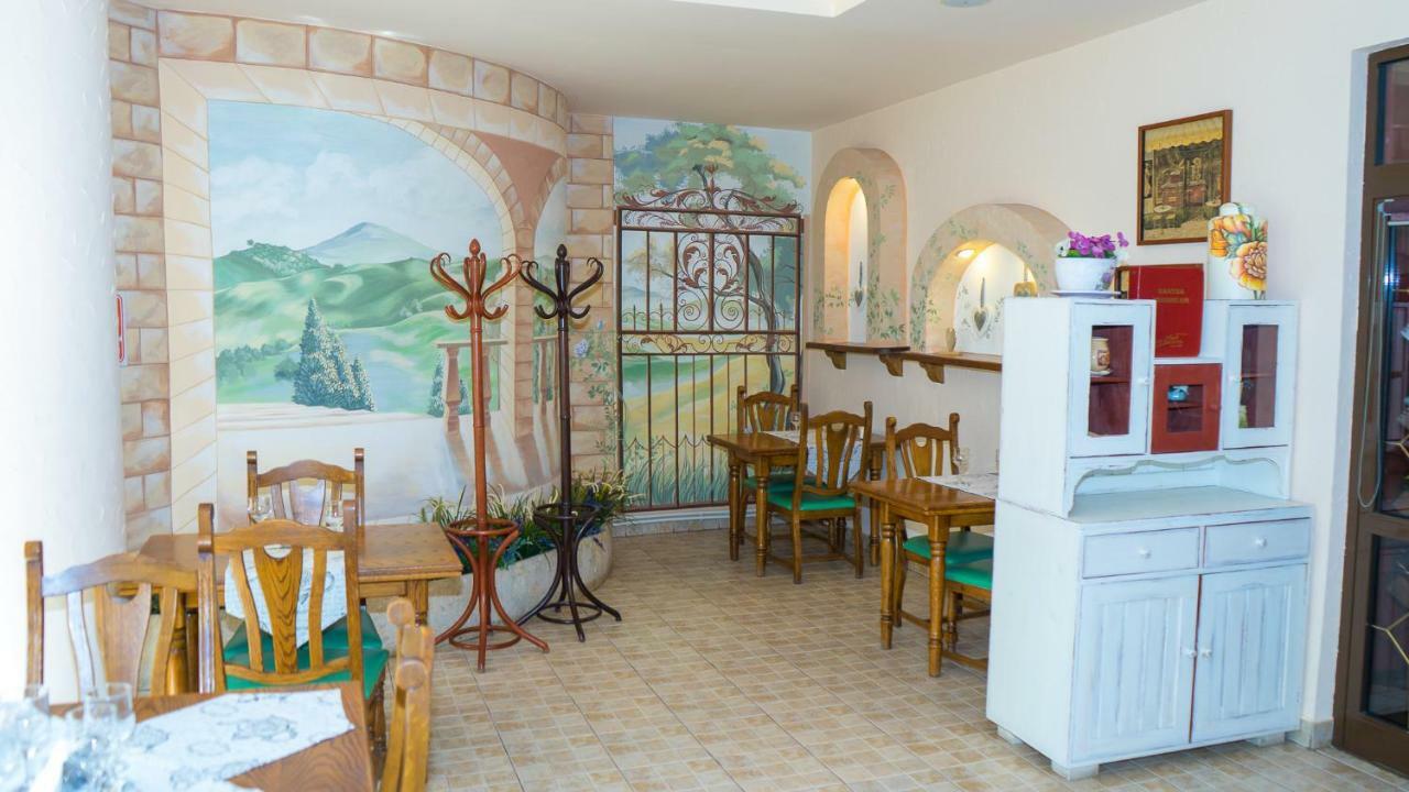 Hotel Tex Club Botoşani Exteriér fotografie