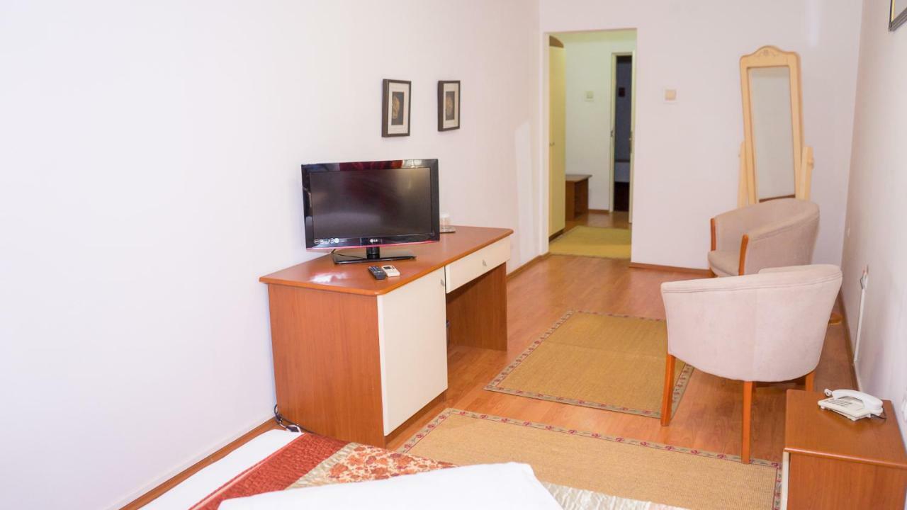 Hotel Tex Club Botoşani Exteriér fotografie