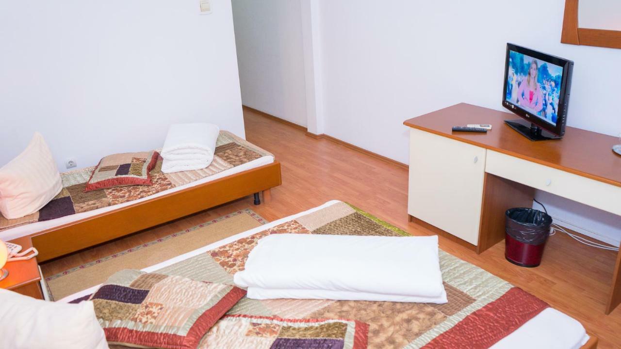 Hotel Tex Club Botoşani Exteriér fotografie