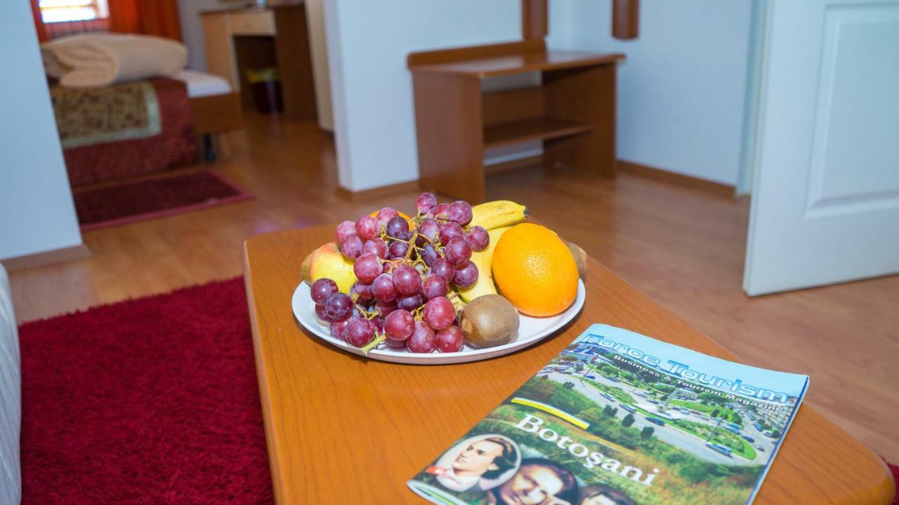 Hotel Tex Club Botoşani Exteriér fotografie