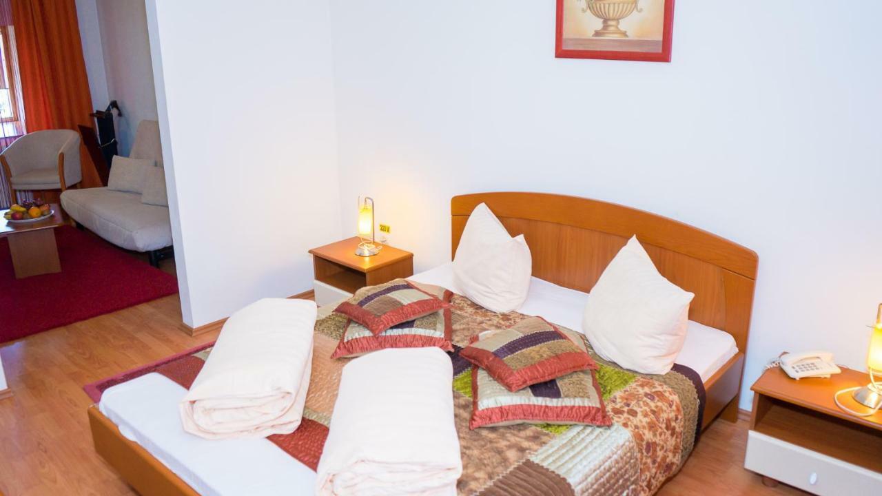 Hotel Tex Club Botoşani Exteriér fotografie