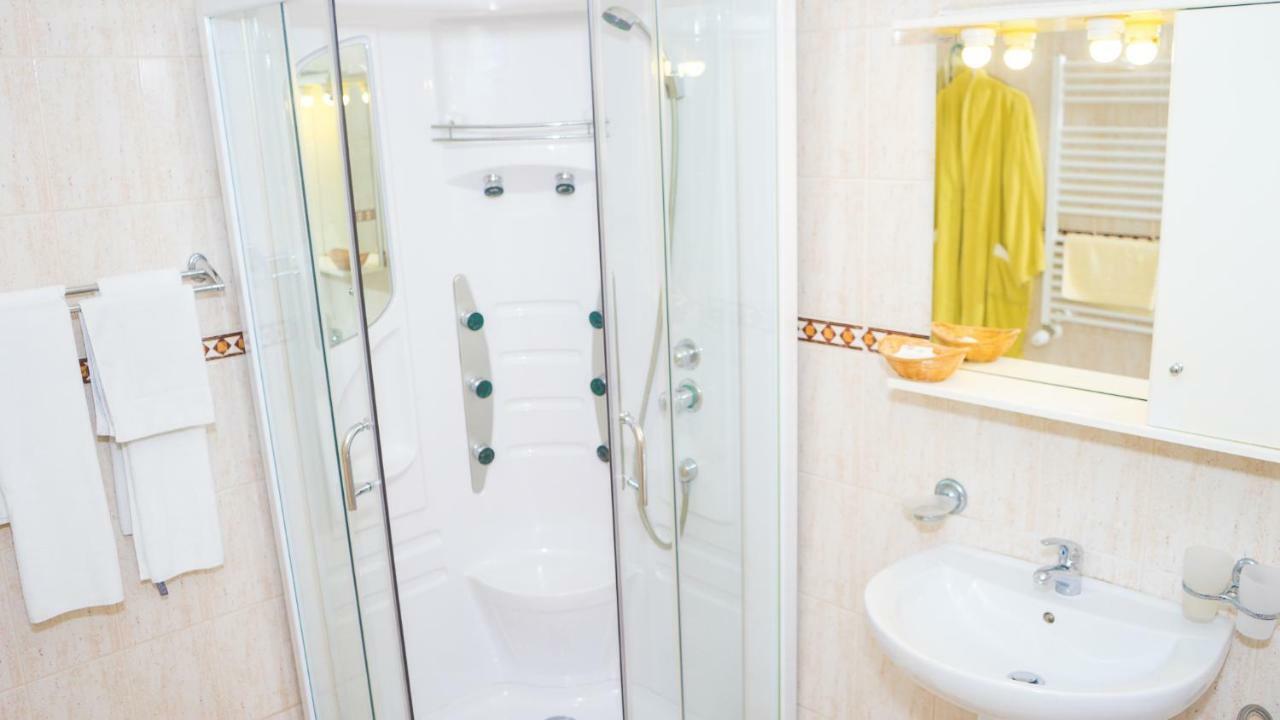 Hotel Tex Club Botoşani Exteriér fotografie