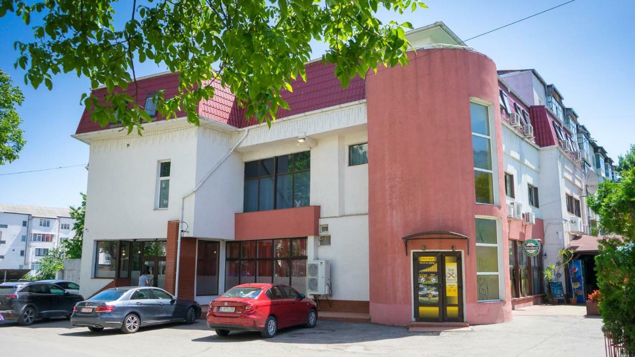 Hotel Tex Club Botoşani Exteriér fotografie