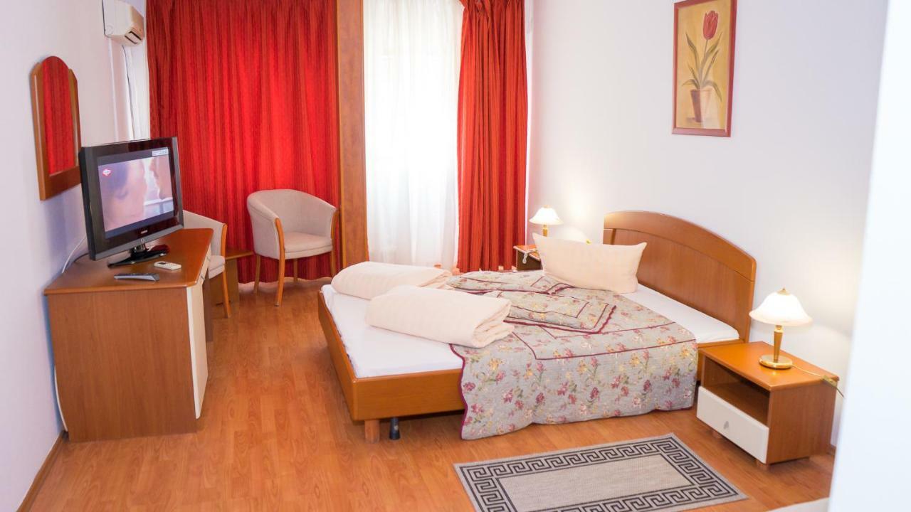 Hotel Tex Club Botoşani Exteriér fotografie